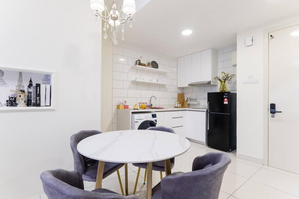 Arte Mont Kiara Duplex 4 Pax Jacuzzi Leilighet Kuala Lumpur Eksteriør bilde