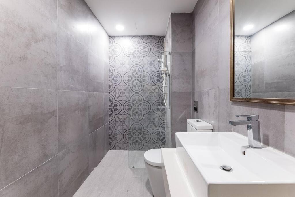 Arte Mont Kiara Duplex 4 Pax Jacuzzi Leilighet Kuala Lumpur Eksteriør bilde